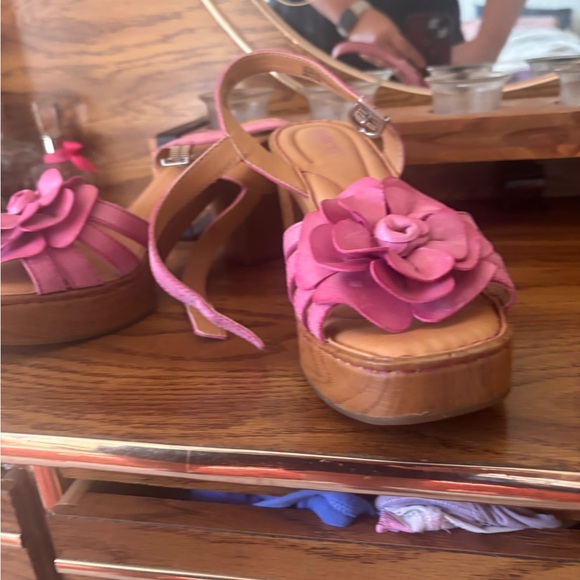 Born Pink Floral Slingback Wedges - Picture 5 of 9